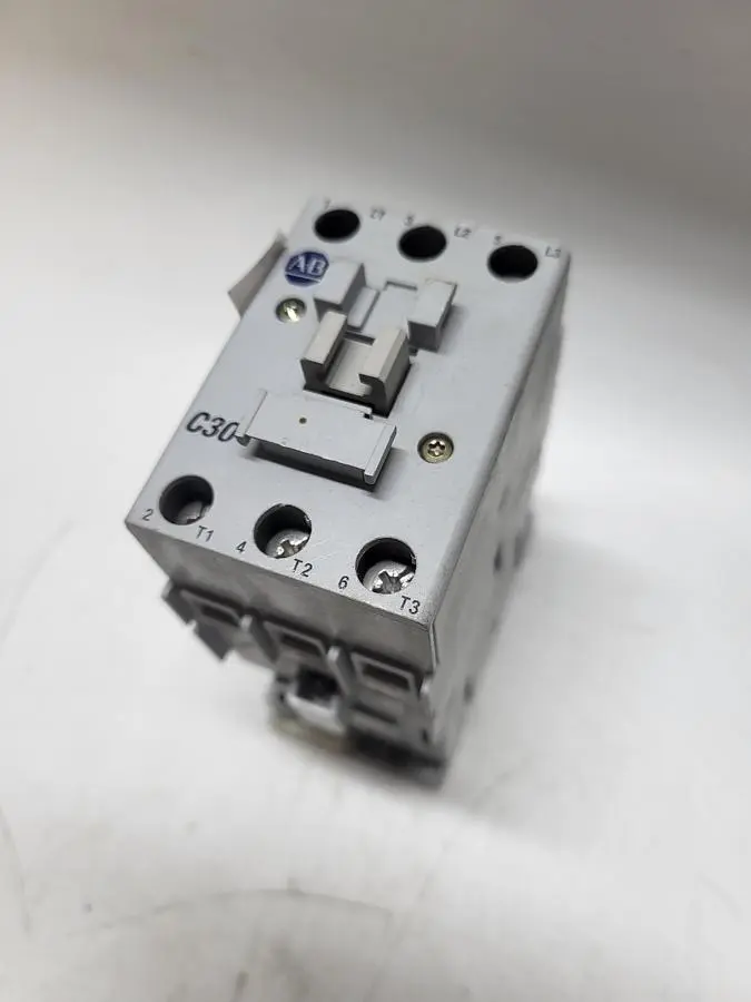 Allen-Bradley 100-C30*00 Ser.C