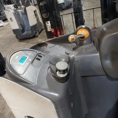 USED 2016 CROWN RR5725-45