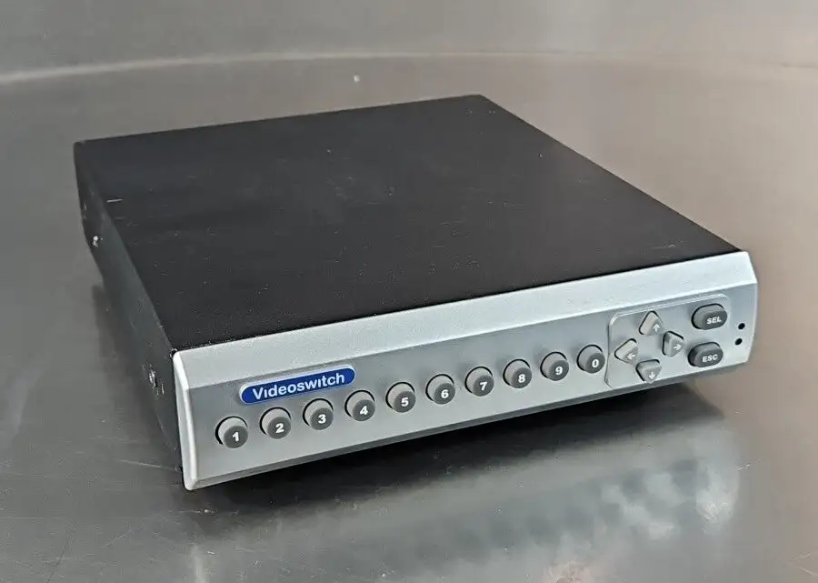 VIDEOSWITCH VI-P14 QUAD VIDEO PROCESSOR & SCREEN SPLITTER VIQ. Loc3B-12