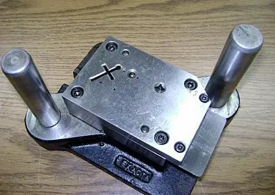 1571-390 Stamping Press Tool And Die To Make Religious Cross- Jewelry Pendant
