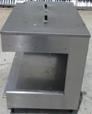 WARMING STATION 38" X 25" X 32"
