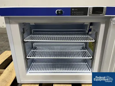 USED VWR 1.5 Cu Ft VWR Countertop Freezer, Model HCUCSS-0120