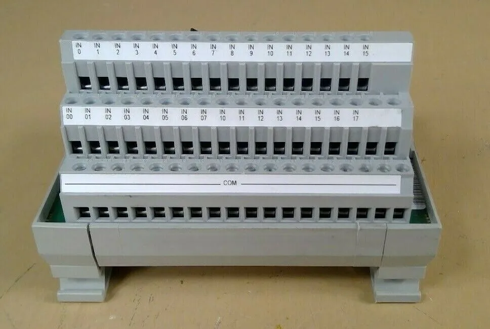 Allen-Bradley 1492-IFM20D24-3 Ser. A Indicator 3D-7