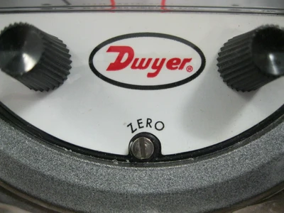 NEW Dwyer 3050