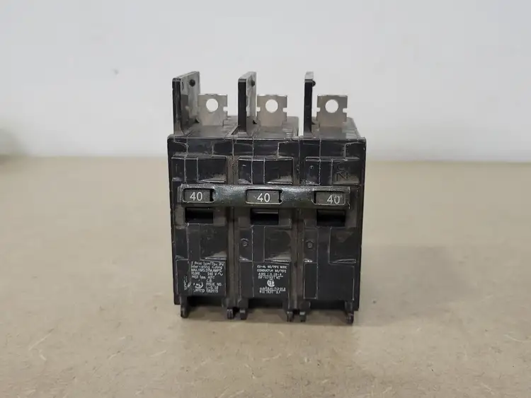Used SIEMENS BQ3B040 Switchgears British Columbia CA | Lenmark #239303