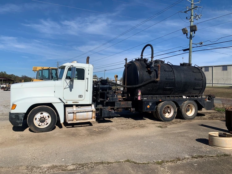 Used FREIGHTLINER FLD120 Vacuum Truck Alberta CA | Transamerican Equipment Company #714111