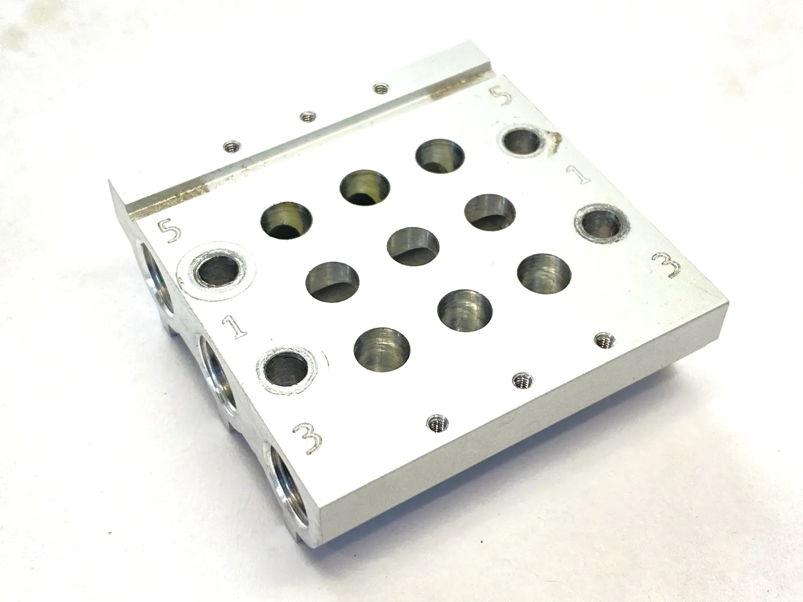 USED FESTO MANIFOLD RAIL PNEUMATIC VALVE BASE 566619
