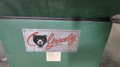 Used GRIZZLY A1SA Vertical Mills Ontario CA | Avo's Machinery Equipment Inc. #1368341