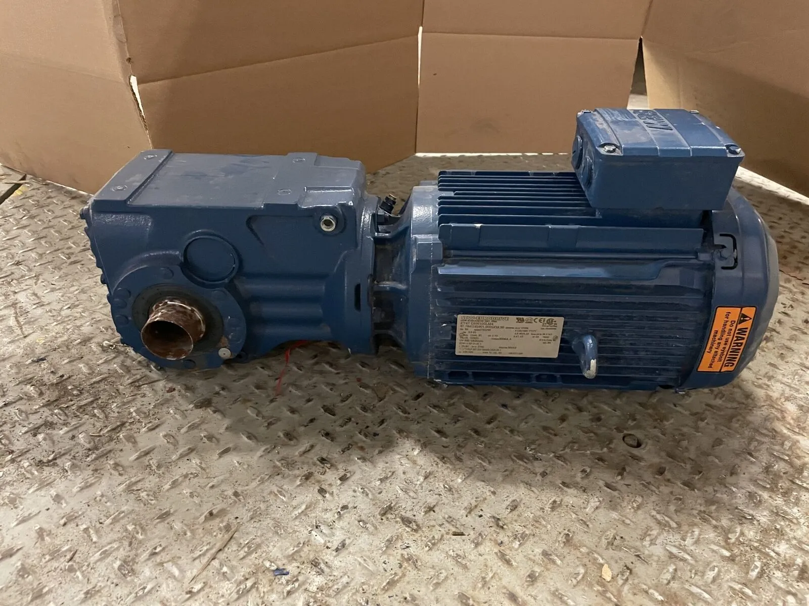 NEW Sew-Eurodrive KT47DRN100LM4 Worm Gear Drive / Speed Reducer 25.91:1 68RPM
