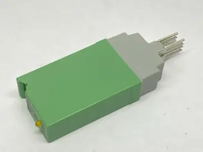 USED PHOENIX CONTACT PLUG-IN SOLID STATE RELAY 2905116