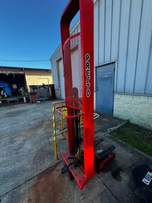 Used _UNKNOWN_ _UNKNOWN_ Pallet Stackers Ohio US | Myron Bowling Auctioneers Inc #1518707