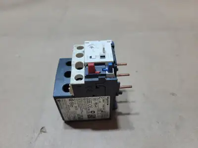 Used SCHNEIDER ELECTRIC LRD14 Relays & Switches British Columbia CA | Lenmark #1489035