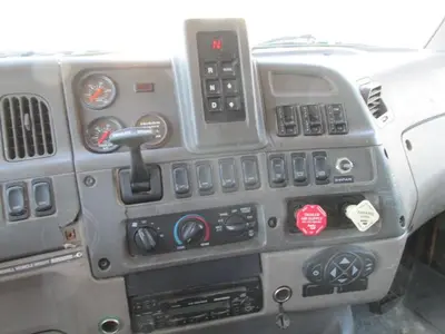Used 2006 STERLING LT 8500 Dump trucks Manitoba CA | Conquest Truck & Auto Sales #1421329