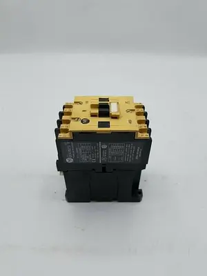 USED ALLEN-BRADLEY 100-A30NZ*3