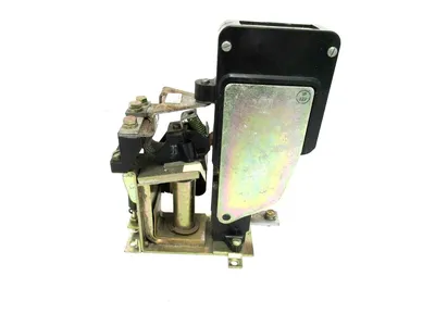 NEW GENERAL ELECTRIC DS303A CONTACTOR 600V
