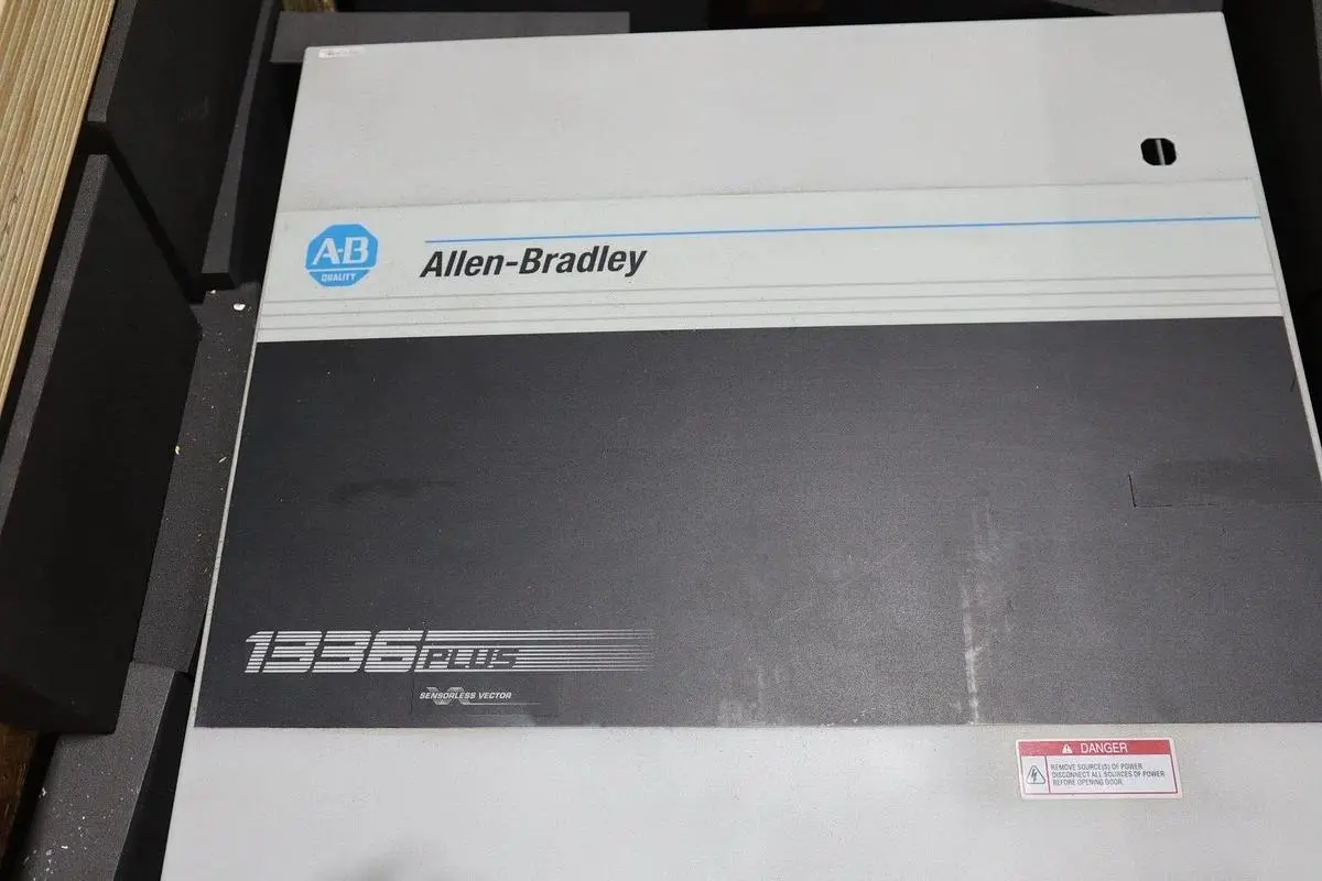 Allen Bradley Drive Enclosure 1336S-B015-AF-EN5 W/ 1336S DRIVE COMPONENTS S-634