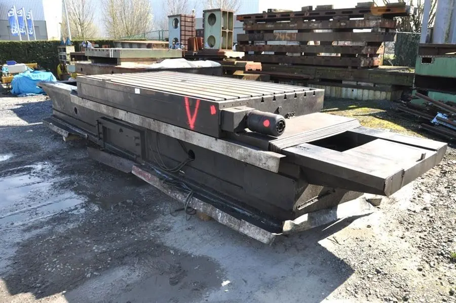 USED T-SLOT TABLE MOVABLE 3200 X 1600 MM