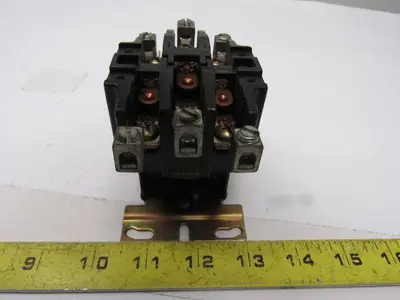 Furnas 42CE35AJ223 Ser A 600V 15Hp MAX 24V Coil Definite Purpose Controller