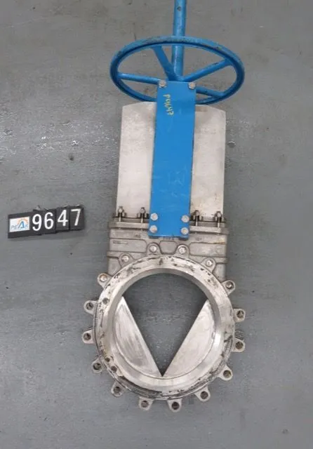 Orbinox 18" Knife Gate Valve, V-Port, Hand Wheel Operated