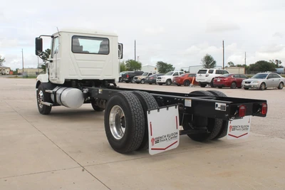 New | in-Stock 2025 MACK MD6 Cab Chassis trucks Texas US | Roll Off Truck World #1491874