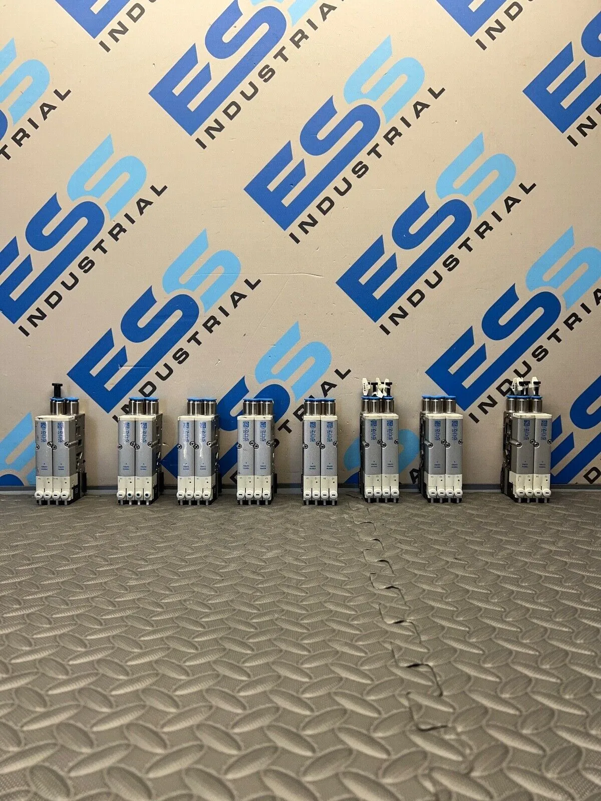 USED Festo 537955 G attached to 537955 G attached to VMPA2-FB-EMS-4
