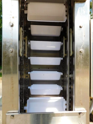 Used FRAZIER BUCKET LIFT 4 X 8 Conveyors New Jersey US | Champion Trading Corporation #1338171