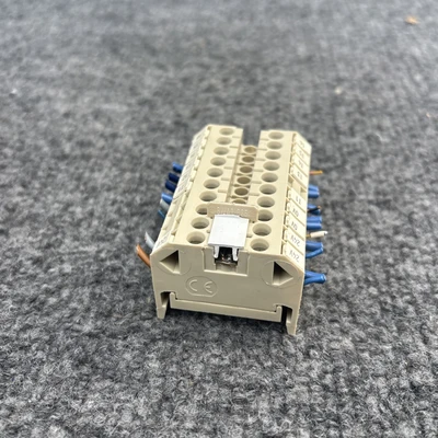 Used Siemens 8WA1 011-0DF21 Terminal Blocks California US | Davliegogo LLC #1706688