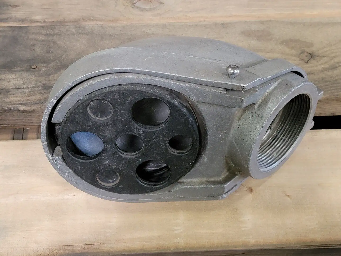 2-1/2" Threaded Type Service Entrance Cap