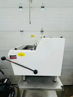 Oliver 732-N Front-Load Bread Slicer, 115v Fully Refurbished Tested and Working