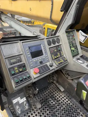 USED 2004 GROVE TMS900E