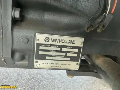 USED 2002 NEW HOLLAND TC40 TRACTOR