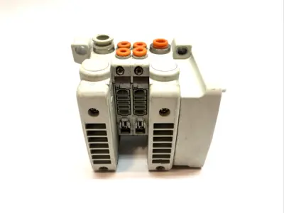 VV5QC11-02N3FD0-S | SMC  Plug-In Manifold Base - Used