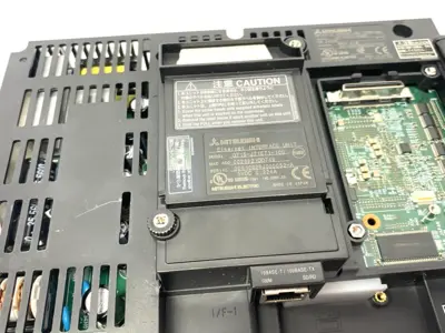 USED MITSUBISHI ELECTRIC GRAPHIC OPERATION HMI TERMINAL GOT1000 W/ GT15-J71E71-100