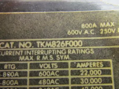 GE TKM826F000 2-Pole 800 Amp Circuit Breaker 250VDC 600VAC Bolt-On Panel Mount