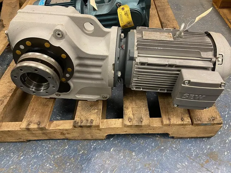 New | in-Stock SEW-EURODRIVE KT77/T-DRN100L4/DH Industrial Controls | Surplus Asset Holdings #1221852