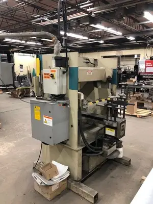 USED 1998 PREMIER 425