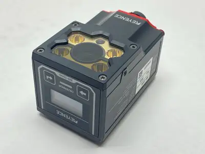 USED KEYENCE AUTOFOCUS TYPE 1D /2D CODE READER, FIXED MOUNT