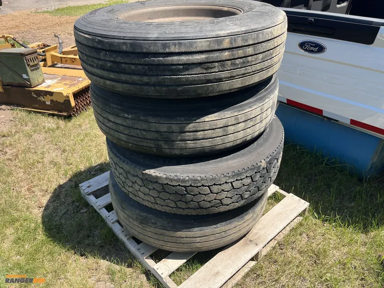 Used STACK OF TIRES AND RIMS _UNKNOWN_ Wheels & Tires Michigan US | Miedema Asset Management Group #1148341