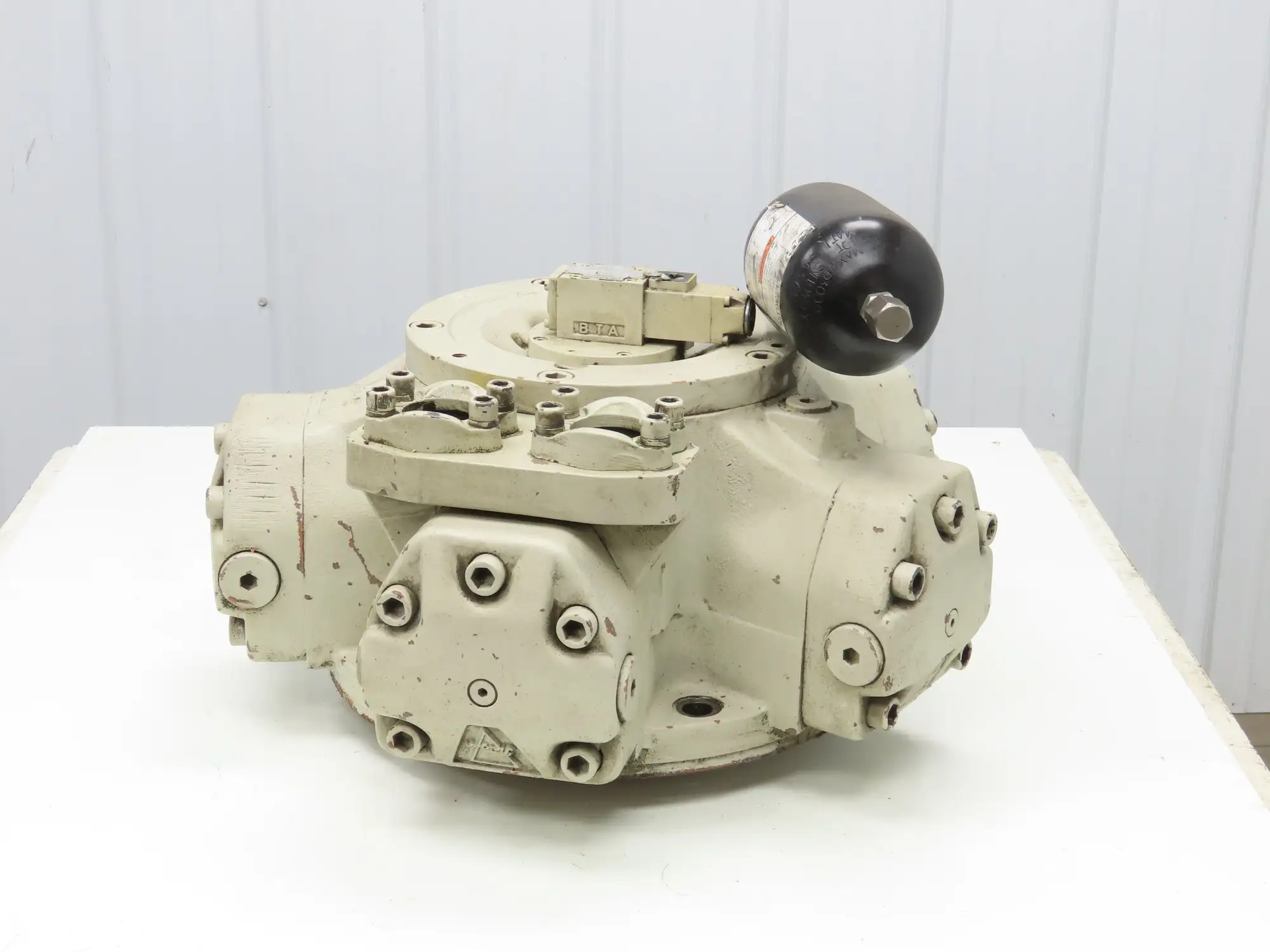 Reiger 8811-0882 Radial Piston Hydraulic Motor 2950 Ft-Lb