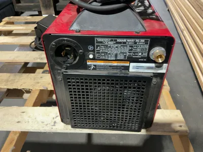 Used LINCOLN ELECTRIC SQUARE WAVE® TIG 200 TIG WELDER Tig Welders Michigan US | Miedema Asset Management Group #1424996