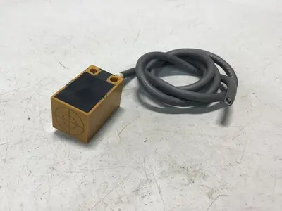 USED OMRON TL-Q5MD1
