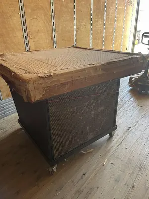 SHOPMADE 40" x 40" MOBILE DOWN-DRAFT SANDING TABLE