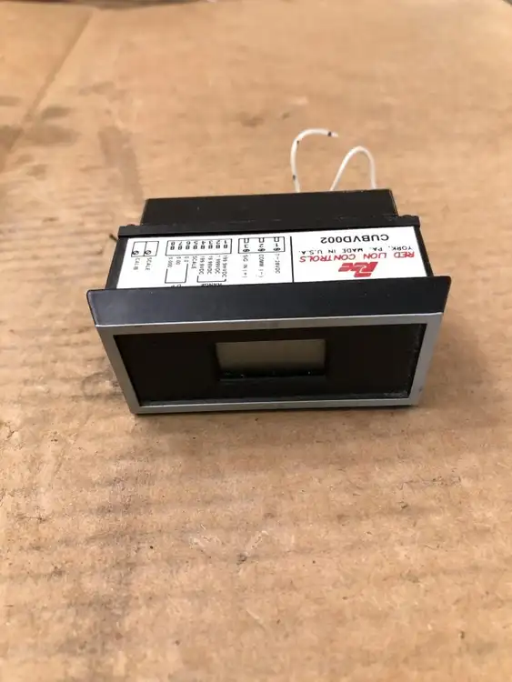 Used RED LION CONTROLS CUBVD002 Voltmeters Pennsylvania US | Moses B Glick #1007268