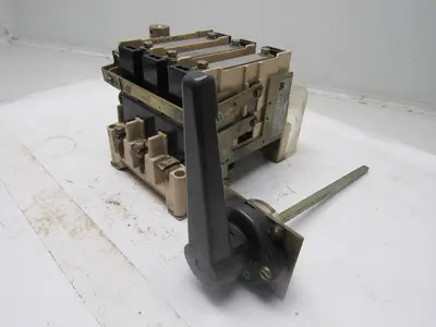 Hubbell USF-B13M 125A Ui 1000V Ue 660V Fused Disconnect W/Door Handle