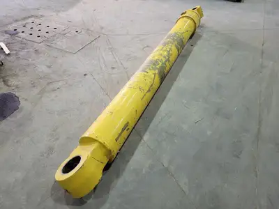 USED KOMATSU 21M-63-02121R