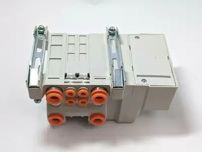 USED SMC PNEUMATIC MANIFOLD 2 STATIONS 4/5 PORT SOLENOID