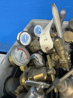Equipment Co, Harris, Victoria Equipment  Pressure Gauges