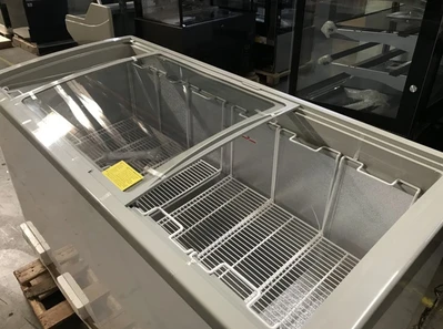 171-0124 60” Self Contained Chest Freezer Display Case