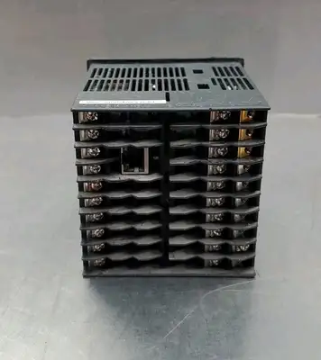 USED Yokogawa UT551-0A TEMPERATURE CONTROLLER, 100-240VAC