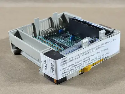 NEW OMRON CQM1-ID213